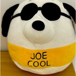 Snoopy squish mallow